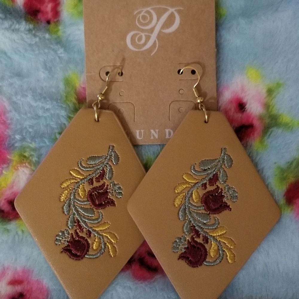 Leather earrings